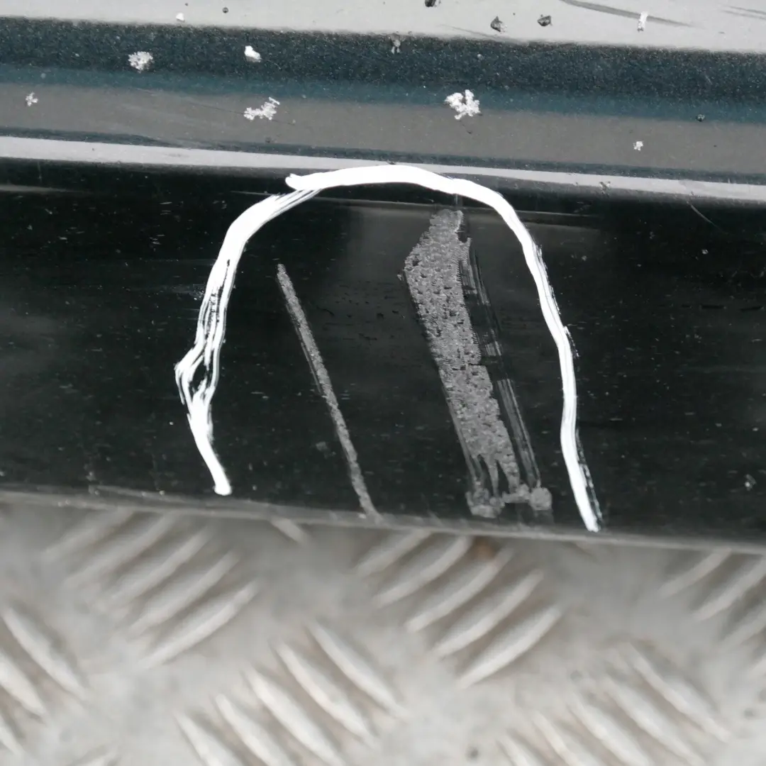 Sill strip side skirt left Black Sapphire Metallic 475 para BMW E87 LCI con número de pieza 51770036145 BMW E87 LCI Sill strip side skirt left Black Sapphire Metallic 475 - SKU 0036145-BS8 - Número de pieza 51770036145