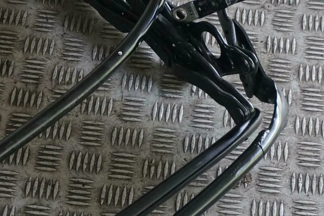 Toit de Cabriolet Capot Dachkassette Mecanisme pour BMW 1 Serie E88 à propos du numéro de pièce 7180135 BMW 1 Serie E88 Toit de Cabriolet Capot Dachkassette Mecanisme - SKU 7180135 - Numéro de pièce 7180135