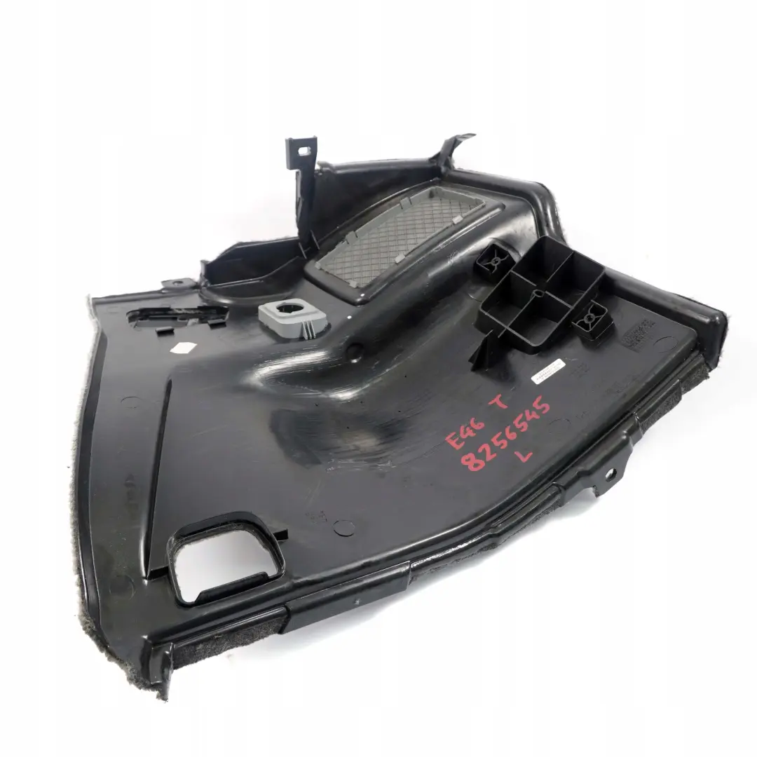 Maletero Lateral Izquierdo Panel Gris para BMW E46 Touring con número de pieza 8256545 BMW E46 Touring Maletero Lateral Izquierdo Panel Gris - SKU 8256545 - Número de pieza 8256545