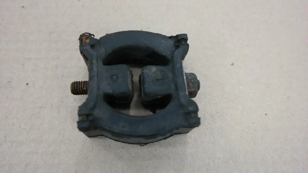 BMW 3 5er-Reihe E60 M5 E90 E92 M3 Verbindungsplatte Auspuffanlage Gummilager - SKU 7832991 - Teilenummer 7832991