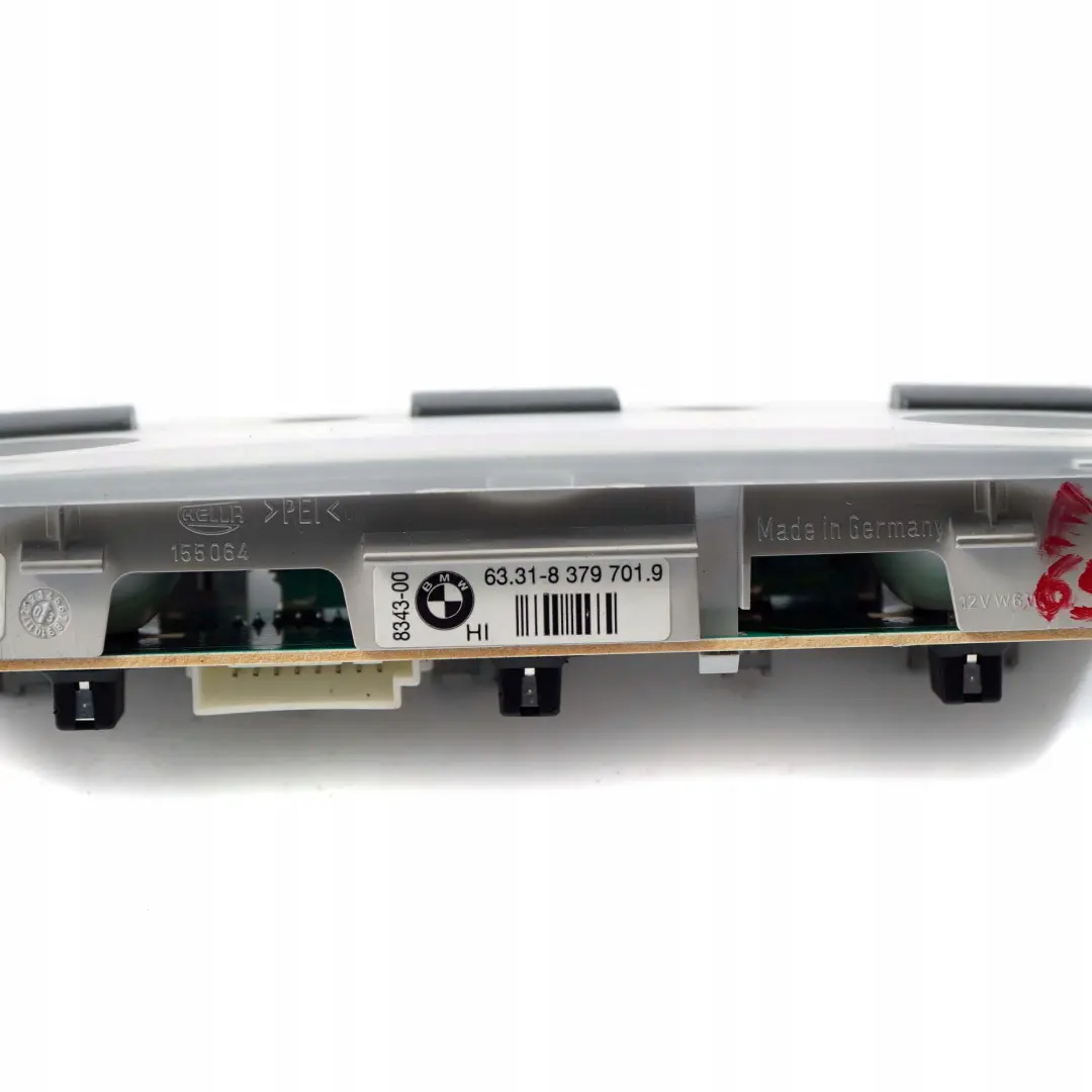 Lampka wnętrza kabiny podsufitki tył do BMW E65 E66 o numerze 8379701 BMW E65 E66 Lampka wnętrza kabiny podsufitki tył - SKU 8379701 - Numer Części 8379701