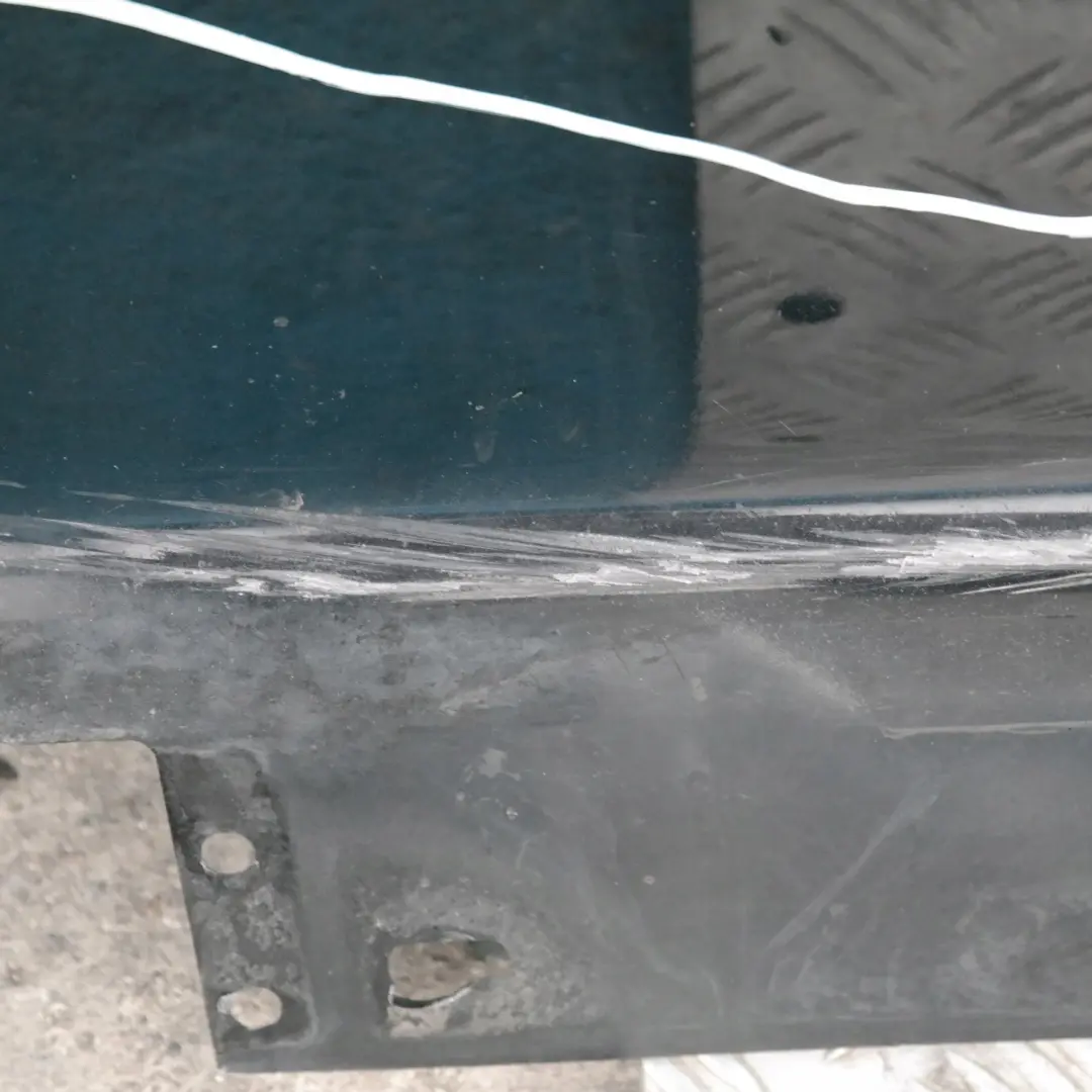 Sill Strip Faldón Lateral Derecho Negro Zafiro Metálico 475 para BMW E90 E91 con número de pieza 32950 BMW E90 E91 Sill Strip Faldón Lateral Derecho Negro Zafiro Metálico 475 - SKU 0032950-BS3 - Número de pieza 32950