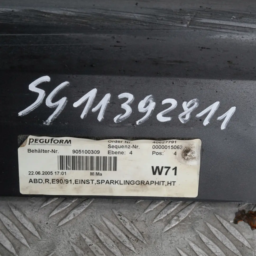 Bas de Porte Couverture Seuil Droite Mousseux Graphite pour BMW 3 E90 E91 à propos du numéro de pièce 51770032950 BMW 3 E90 E91 Bas de Porte Couverture Seuil Droite Mousseux Graphite - SKU 0032950-SG7 - Numéro de pièce 51770032950