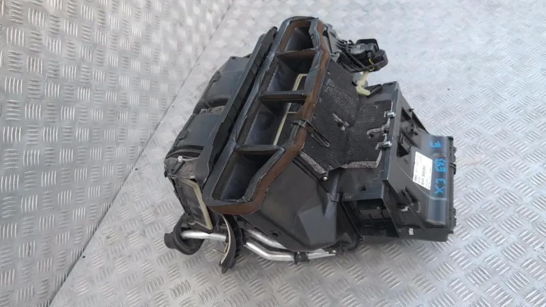 Nagrzewnica dmuchawa powietrza BMW e83 X3 do o numerze 64113400552 Nagrzewnica dmuchawa powietrza BMW e83 X3 - SKU 3400552 - Numer Części 64113400552