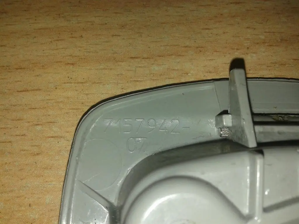 Osłona maskownica bagażnika prawa szara BMW 3 E91 do o numerze 6950792 Osłona maskownica bagażnika prawa szara BMW 3 E91 - SKU 6950792 - Numer Części 6950792