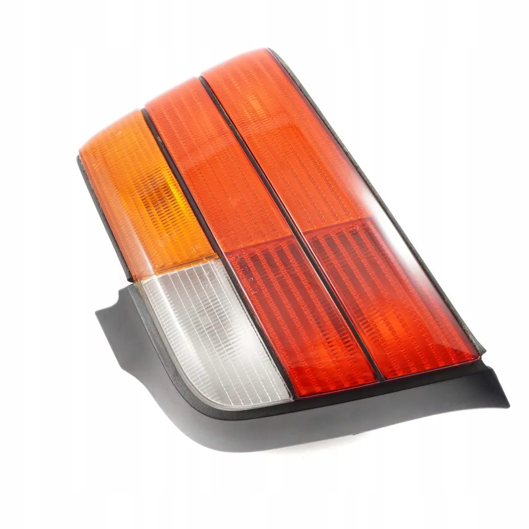 Feu Arriere Hayon Arriere Droite pour BMW 3 E36 Saloon à propos du numéro de pièce 1387362 BMW 3 E36 Saloon Feu Arriere Hayon Arriere Droite - SKU 1387362 - Numéro de pièce 1387362