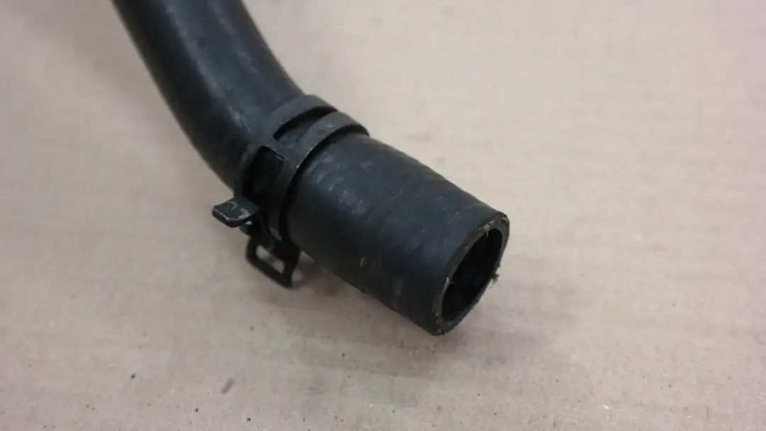 M54 TUYAU SOUPAPE MOTEUR VERS TUYAU LIQUIDE REFROIDISSEMENT pour BMW X3 E83 2.5I 3.0 à propos du numéro de pièce 9208175 BMW X3 E83 2.5I 3.0 M54 TUYAU SOUPAPE MOTEUR VERS TUYAU LIQUIDE REFROIDISSEMENT - SKU 3400415 - Numéro de pièce 9208175