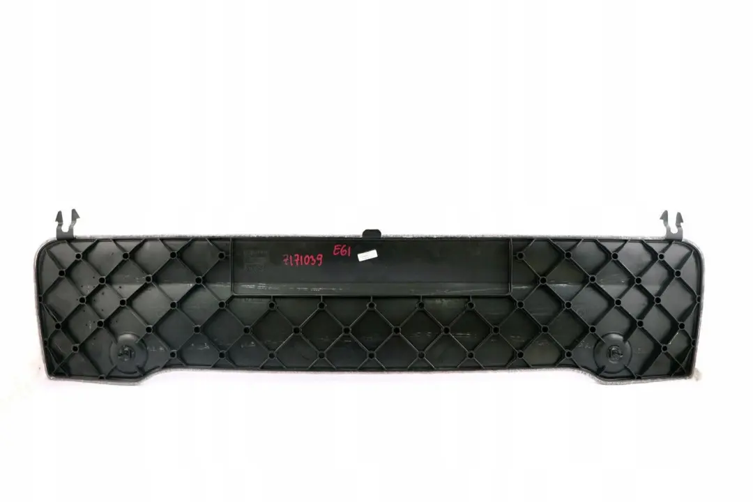 Tapicerka klapy bagażnika 7061422 do BMW E61 o numerze 7171038 BMW E61 Tapicerka klapy bagażnika 7061422 - SKU 7171039 - Numer Części 7171038