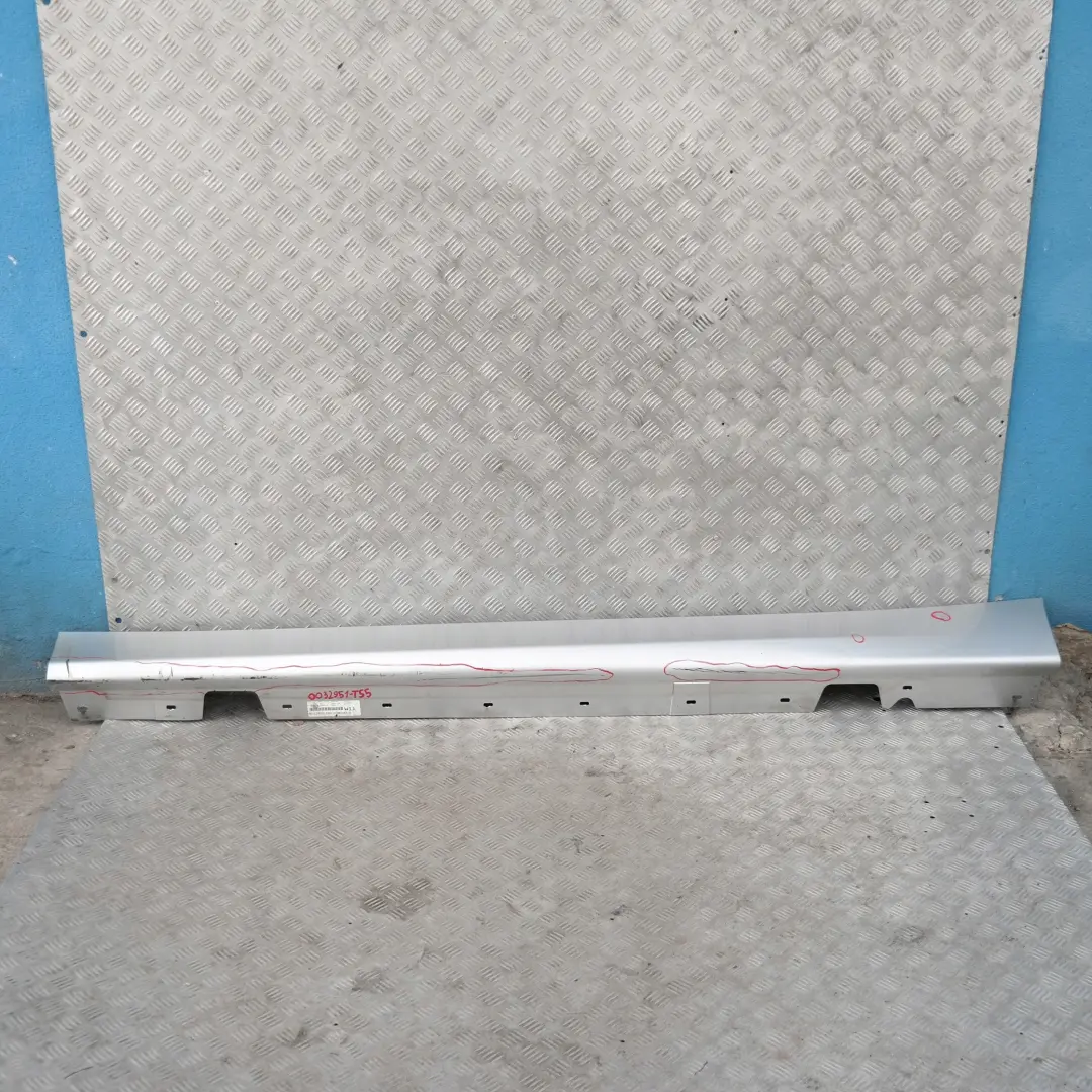 Listón umbral faldón lateral izquierdo Titansilber Silver para BMW 3 E90 E91 con número de pieza 32951 BMW 3 E90 E91 Listón umbral faldón lateral izquierdo Titansilber Silver - SKU 0032951-TS5 - Número de pieza 32951