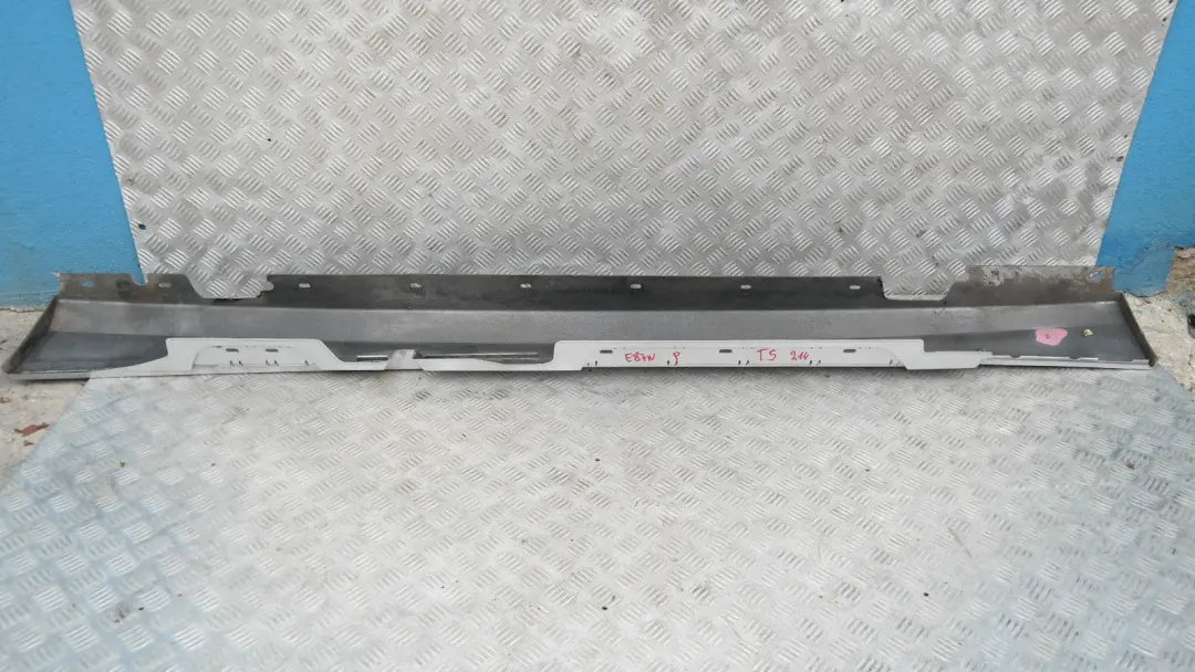 BMW E87 LCI Bas de Porte Couverture Seuil Droite Argent Titane Argent - SKU 0036144-TS8 - Numéro de pièce 51770036144