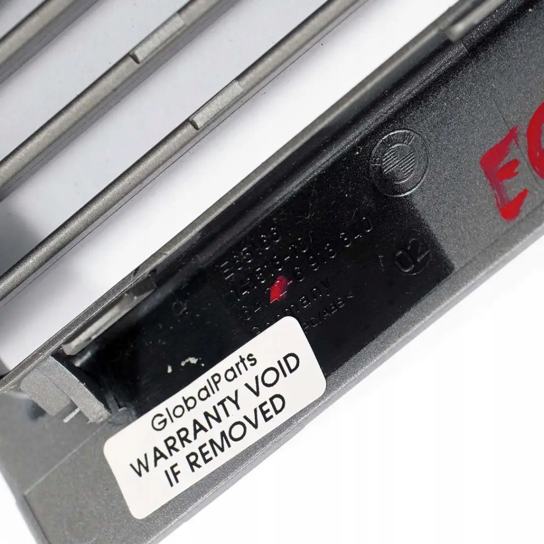 Blende Frischluftgrill Rechts Schwarz für BMW 7 er E65 E66 mit Teilenummer 6913340 BMW 7 er E65 E66 Blende Frischluftgrill Rechts Schwarz - SKU 6913340 - Teilenummer 6913340