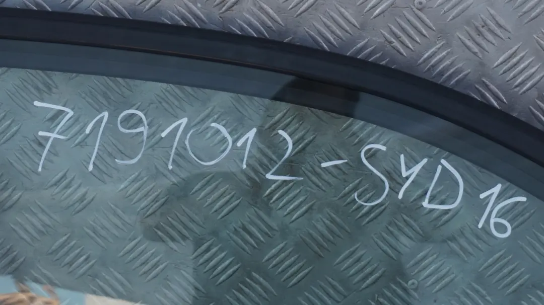 Tür Vorne Rechts Sydneyblau Sydney Blau für BMW 1 er 15 E87 E87N LCI mit Teilenummer 7191012 BMW 1 er 15 E87 E87N LCI Tür Vorne Rechts Sydneyblau Sydney Blau - SKU 7191012-SYD16 - Teilenummer 7191012