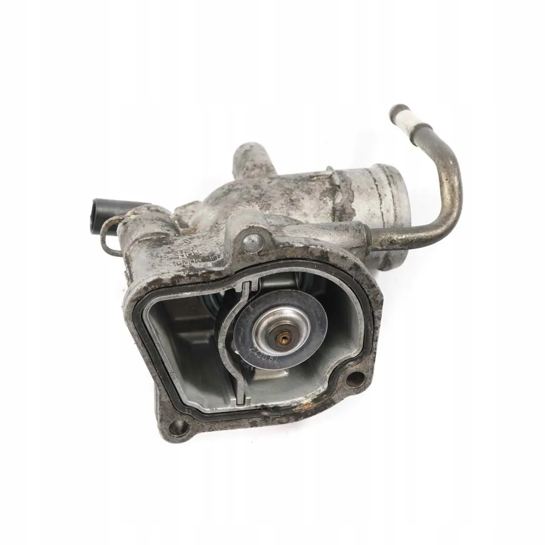 Mercedes W163 OM612 Carcasa del termostato del refrigerante diesel - SKU A6122000015 - Número de pieza A6122000015