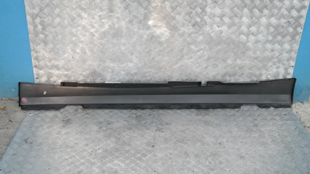 Bas de Porte Couverture Seuil Droite la Havane Metallique A17 pour BMW E87 LCI à propos du numéro de pièce 51770036144 BMW E87 LCI Bas de Porte Couverture Seuil Droite la Havane Metallique A17 - SKU 0036144-HAV - Numéro de pièce 51770036144