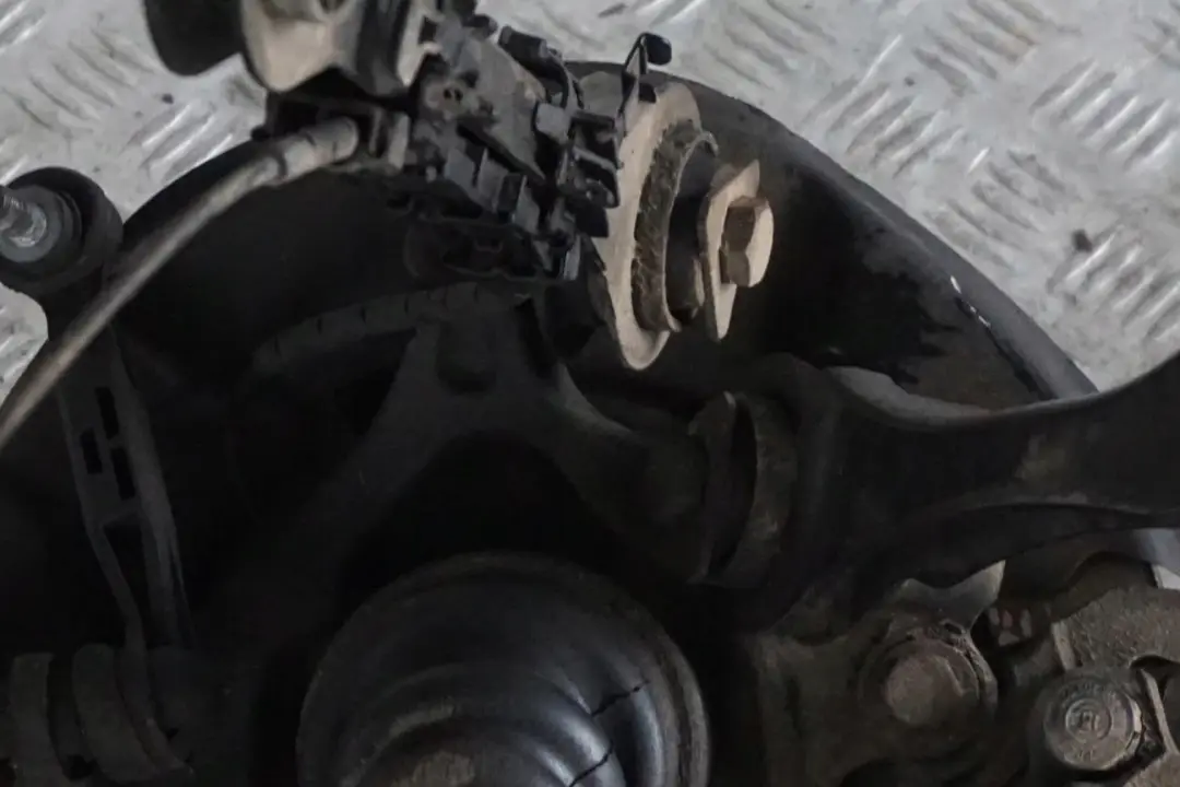 BMW F30 320d N47N 184 CV Trasera Izquierda Suspensión Pata Freno Pinza Disco - SKU 6792521-3 - Número de pieza 6792521