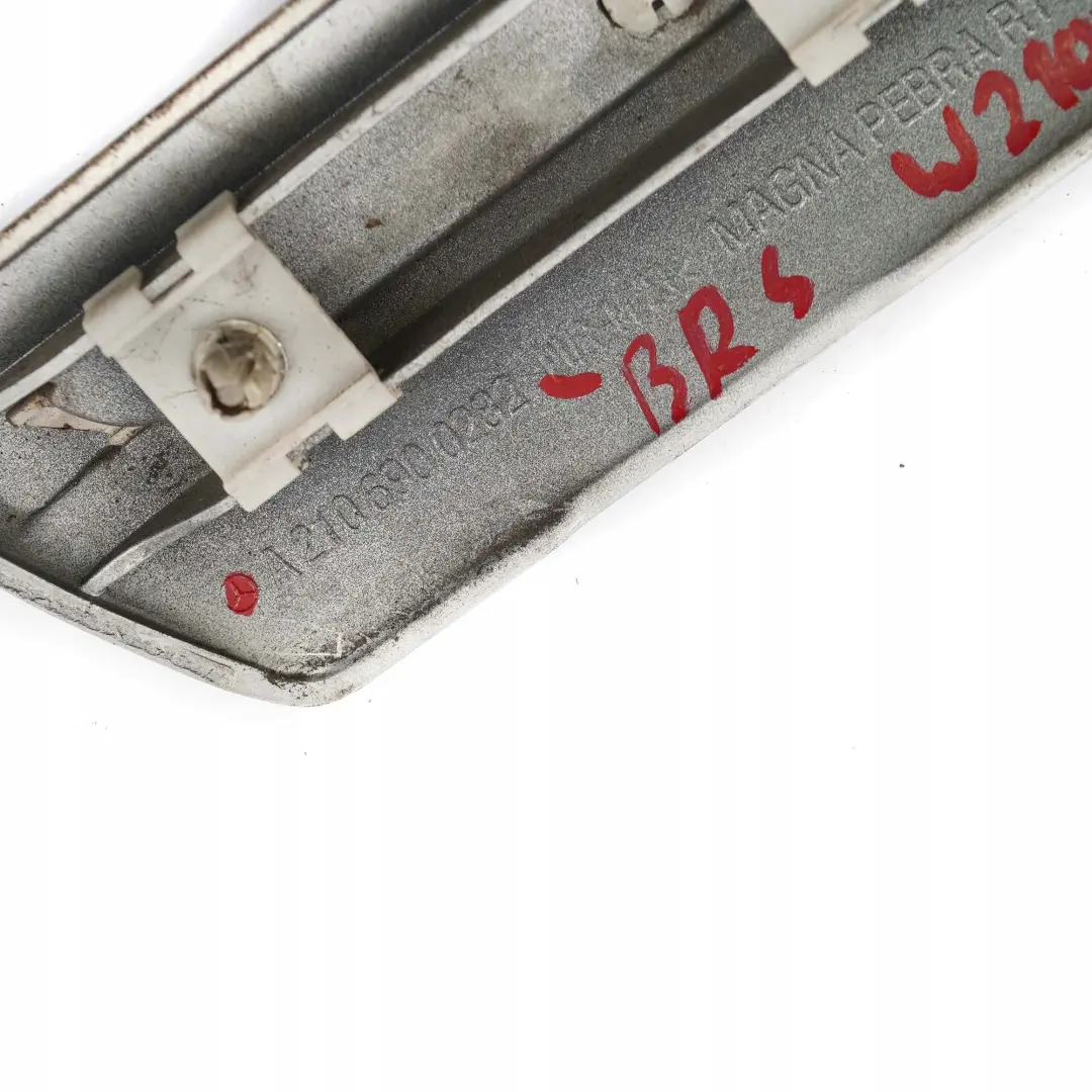 Mercedes-Benz W210 avant D'Aile Droite Moulage Argent Brillant - 744 pour à propos du numéro de pièce A2106900282 Mercedes-Benz W210 avant D'Aile Droite Moulage Argent Brillant - 744 - SKU A2106900282-BRS - Numéro de pièce A2106900282