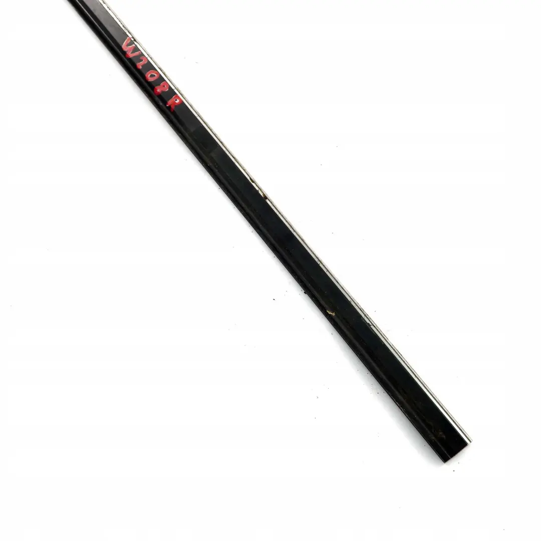 Mercedes-Benz Classe CLK W208 C208 avant Droit Baguette Joint Performance pour à propos du numéro de pièce A2086900680 Mercedes-Benz Classe CLK W208 C208 avant Droit Baguette Joint Performance - SKU A2086900680 - Numéro de pièce A2086900680