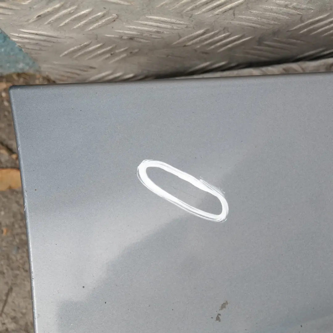 Nakładka próg lewy Quarzblau A18 do BMW E87 o numerze 32949 BMW E87 Nakładka próg lewy Quarzblau A18 - SKU 0032949-QB13 - Numer Części 32949