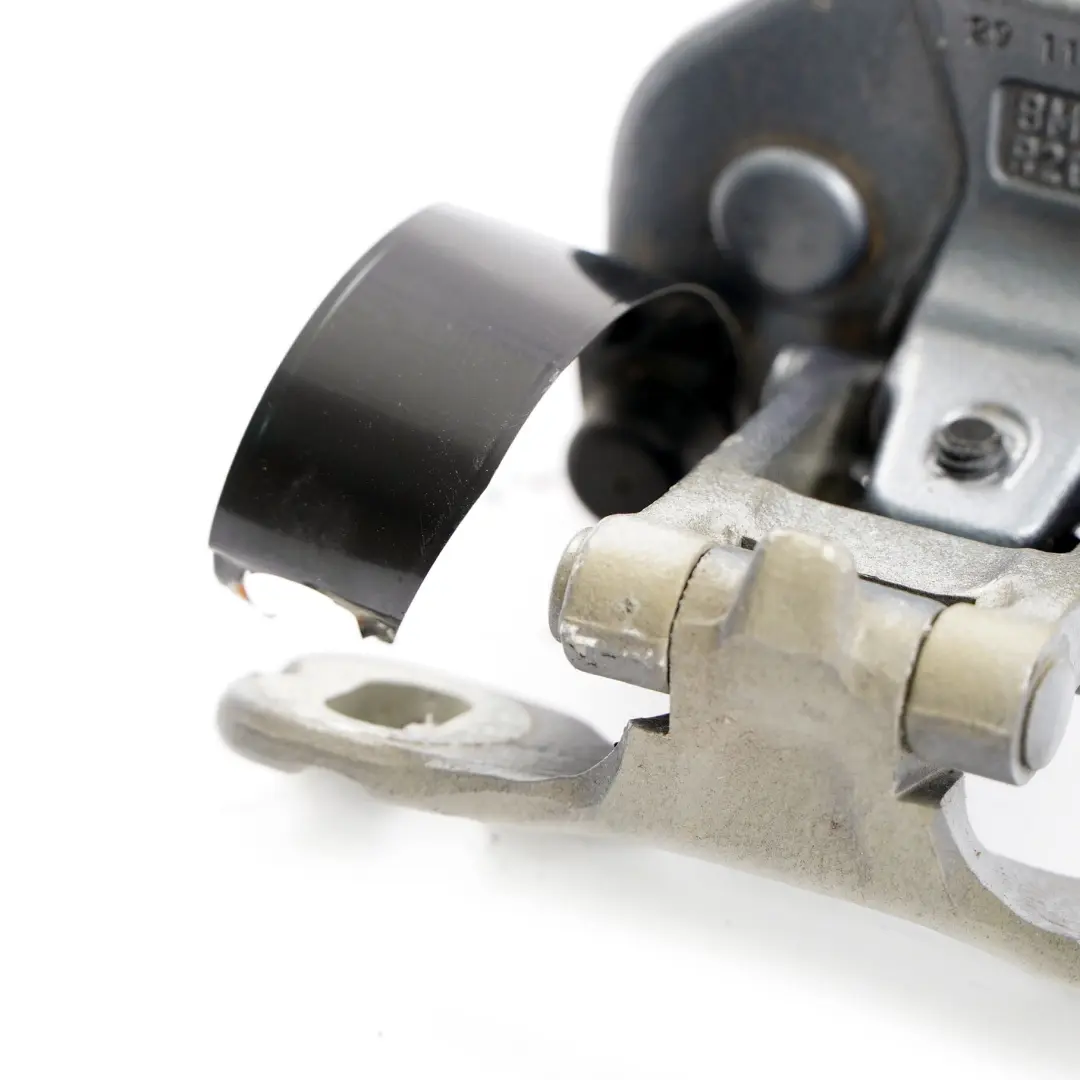 Zawias klapy prawy titansilber 7060626 do BMW E81 E87 o numerze 7067220 BMW E81 E87 Zawias klapy prawy titansilber 7060626 - SKU 7067220-QB - Numer Części 7067220