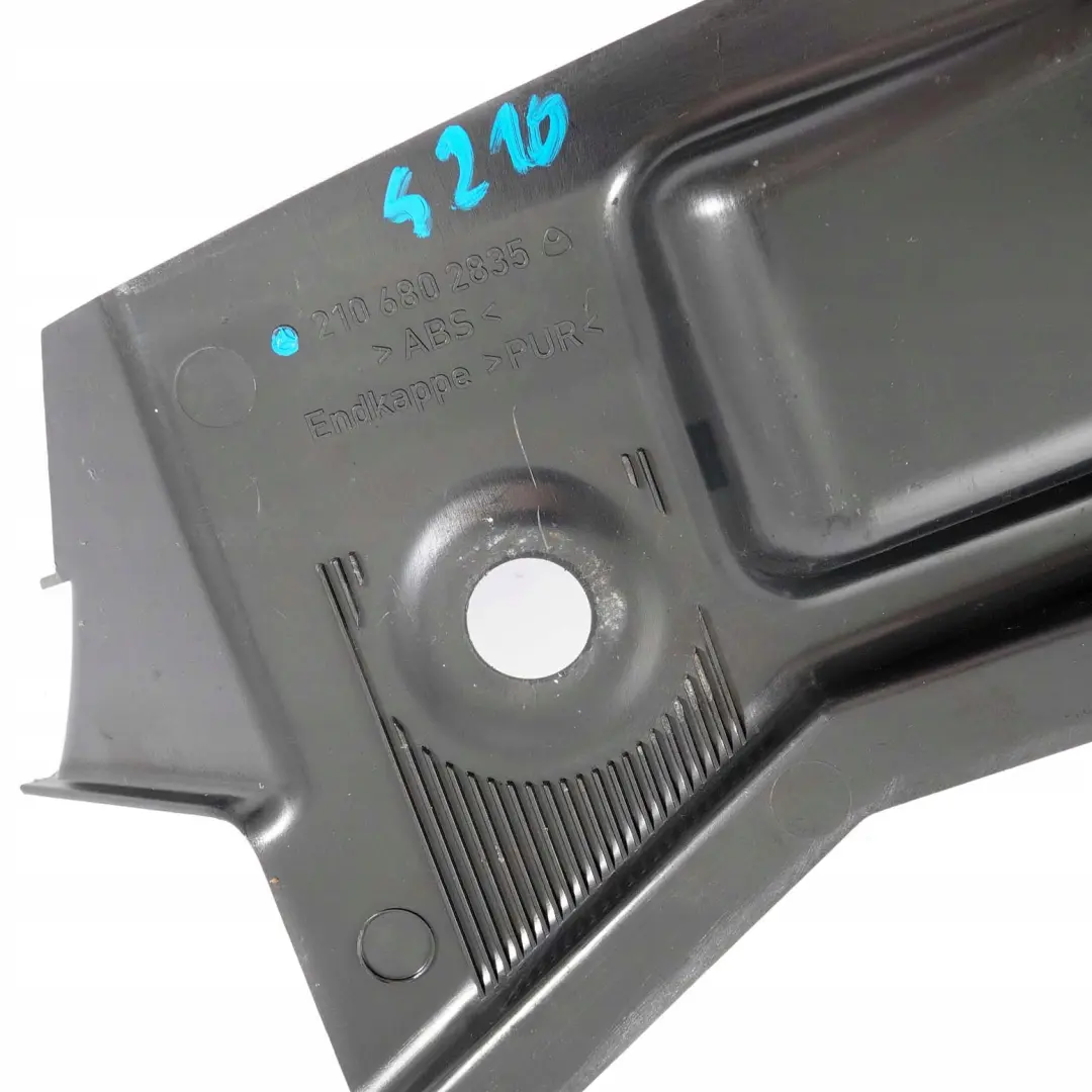 Listwa progowa prawy tył do Mercedes E W210 KOMBI o numerze A2106802835 Mercedes E W210 KOMBI Listwa progowa prawy tył - SKU A2106802835 - Numer Części A2106802835