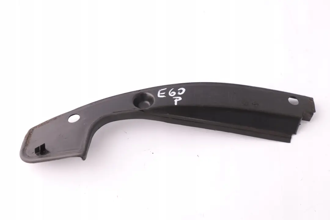 BMW 5 er E60 E60N E61 E61N Blende Wasserrinne vorne rechts - SKU 7034160 - Teilenummer 7034160