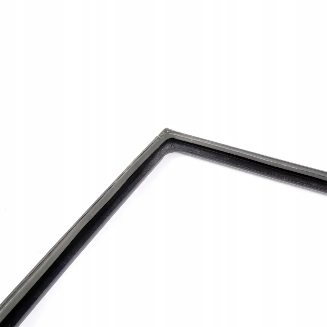 BMW 3 E36 Berline Saloon Guidage de Fenetre Joint Porte Arriere Gauche 821398 - SKU 8213983 - Numéro de pièce 8213983