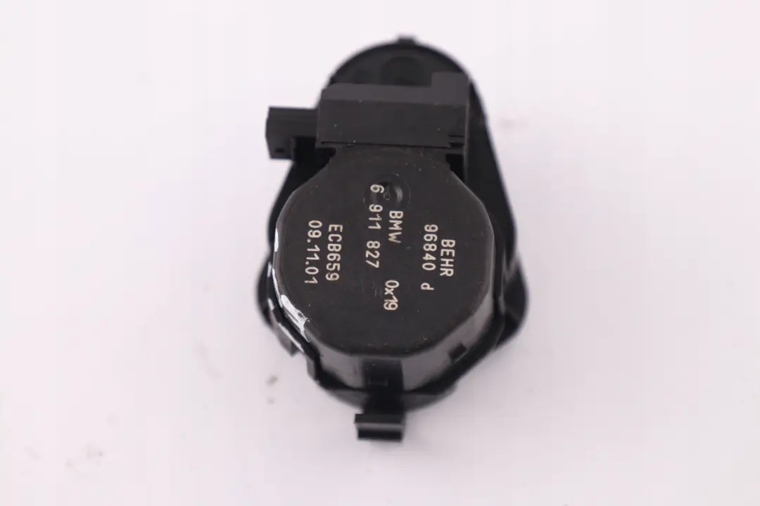 Actuateur Fondraumklappe Arriere Gauche pour BMW E65 E66 E67 à propos du numéro de pièce 6935071 BMW E65 E66 E67 Actuateur Fondraumklappe Arriere Gauche - SKU 6935071 - Numéro de pièce 6935071