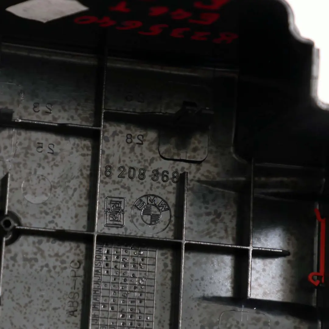 Osłona Obudowa Maskownica Pasa Prawa 8208368 do BMW E46 Kombi o numerze 8235650 BMW E46 Kombi Osłona Obudowa Maskownica Pasa Prawa 8208368 - SKU 8235650 - Numer Części 8235650