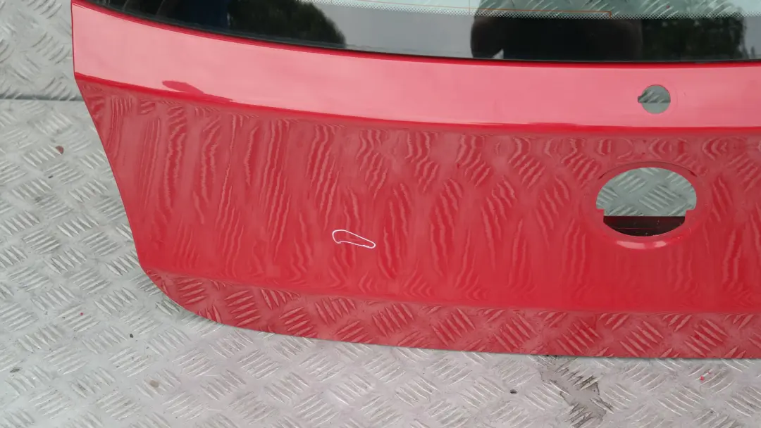 Klapa tylna tył goła karmesinrot A61 do BMW 1 e87 o numerze 41627133898 BMW 1 e87 Klapa tylna tył goła karmesinrot A61 - SKU 7133898-KAR5 - Numer Części 41627133898