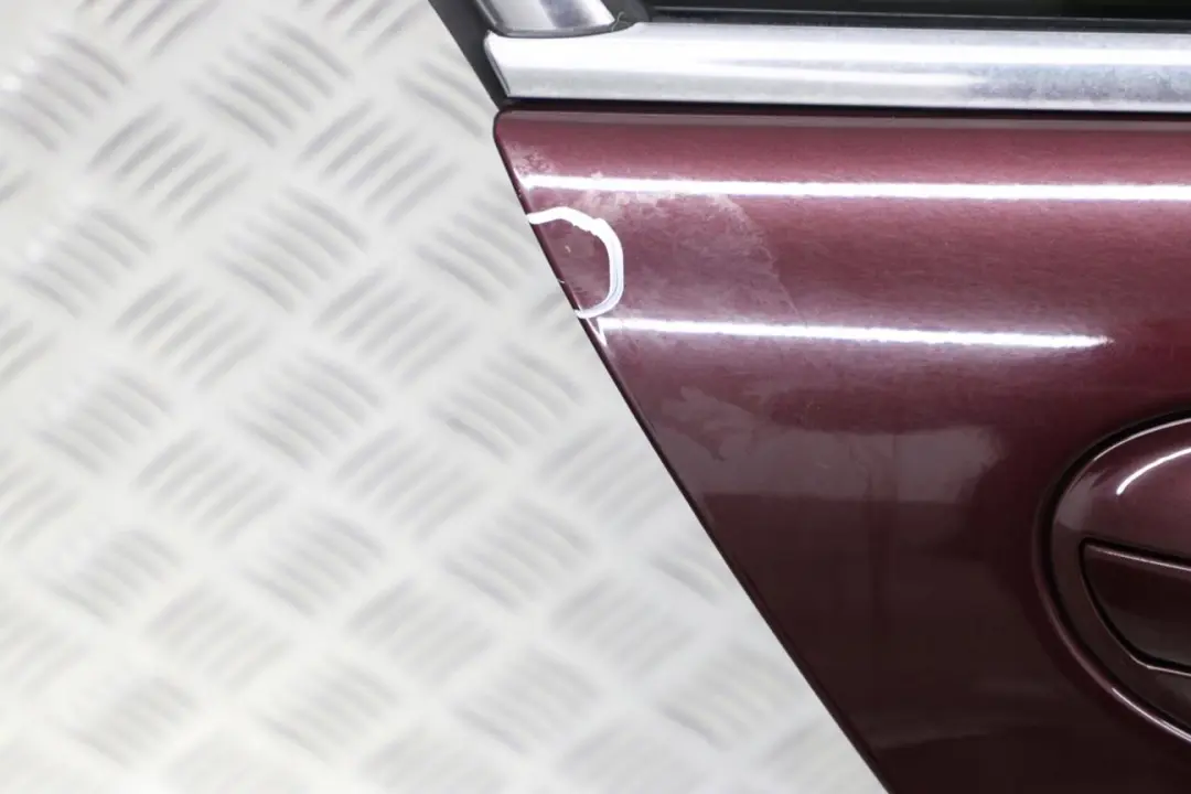 Portiera Posteriore Destra Rosso Barbera Rosso Metallizzato - A39 per BMW E65 con numero di parte 7202084 BMW E65 Portiera Posteriore Destra Rosso Barbera Rosso Metallizzato - A39 - SKU 7202084-BAR - Numero di parte 7202084