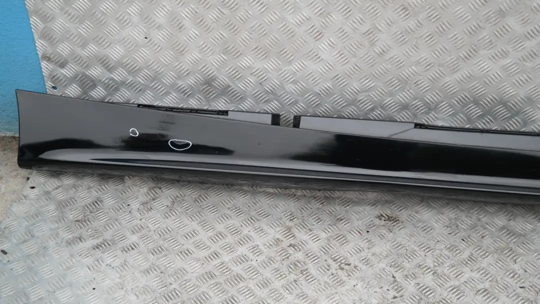 BMW er E87 Listello portiera Apertura Gonna dx Nero 2 - SKU 0032948-SCH3 - Numero di parte 51770032948