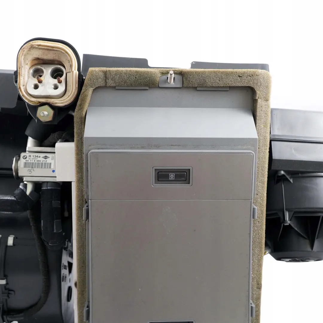 Bench Heater Matrix Refrigerator Fridge Coolbox to BMW 7 E66 Rear Seat with Part number 7142309 BMW 7 E66 Rear Seat Bench Heater Matrix Refrigerator Fridge Coolbox - SKU 6942649 - Part number 7142309