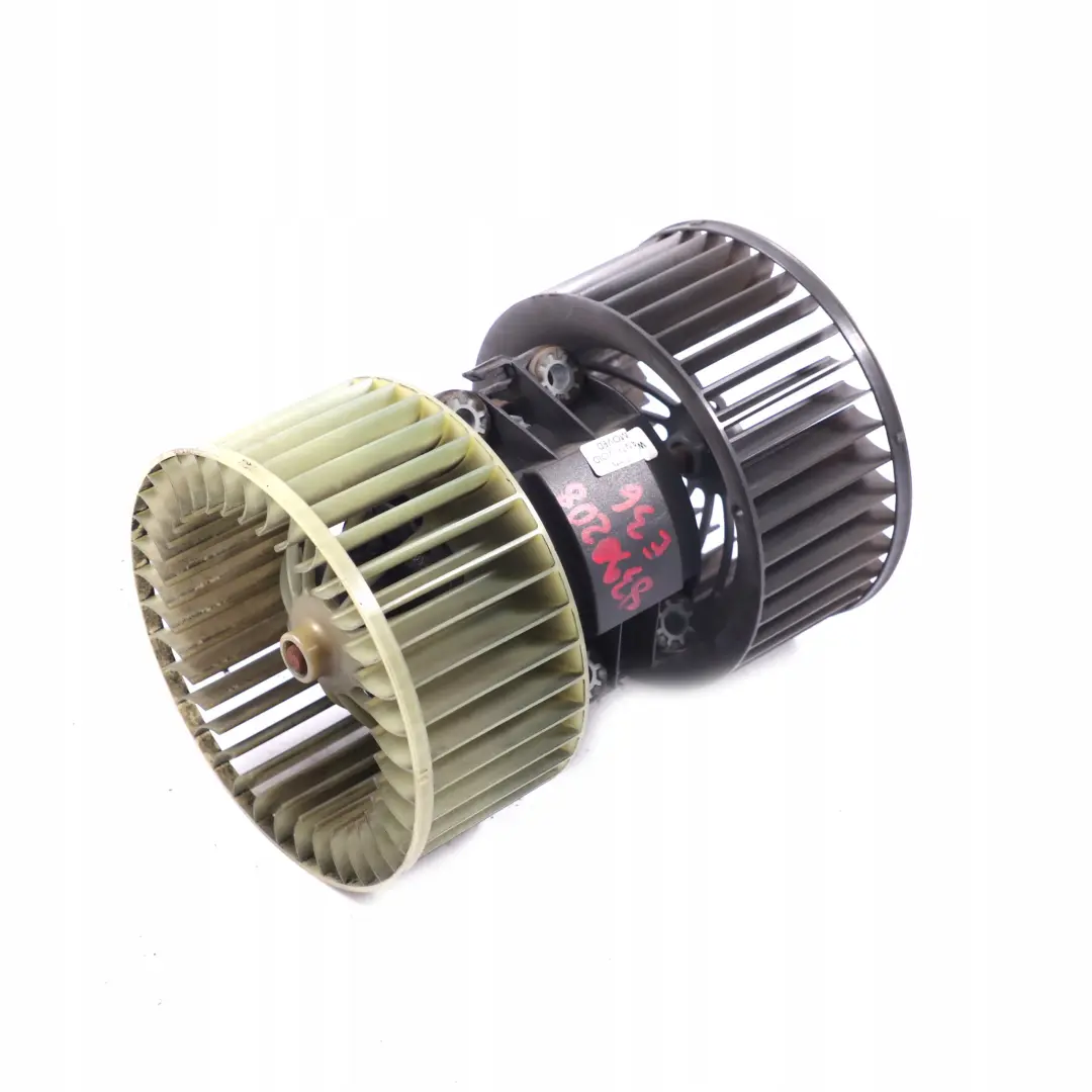 Wiatrak dmuchawy nawiewu klimy dmuchawa do BMW E36 o numerze 8390208 BMW E36 Wiatrak dmuchawy nawiewu klimy dmuchawa - SKU 8390208 - Numer Części 8390208