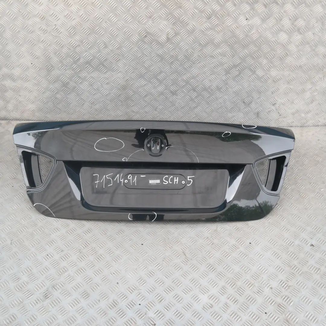 Klapa tylna tył bagażnika schwarz II 668 do BMW E90 o numerze 7151491 BMW E90 Klapa tylna tył bagażnika schwarz II 668 - SKU 7151491-SCH5 - Numer Części 7151491