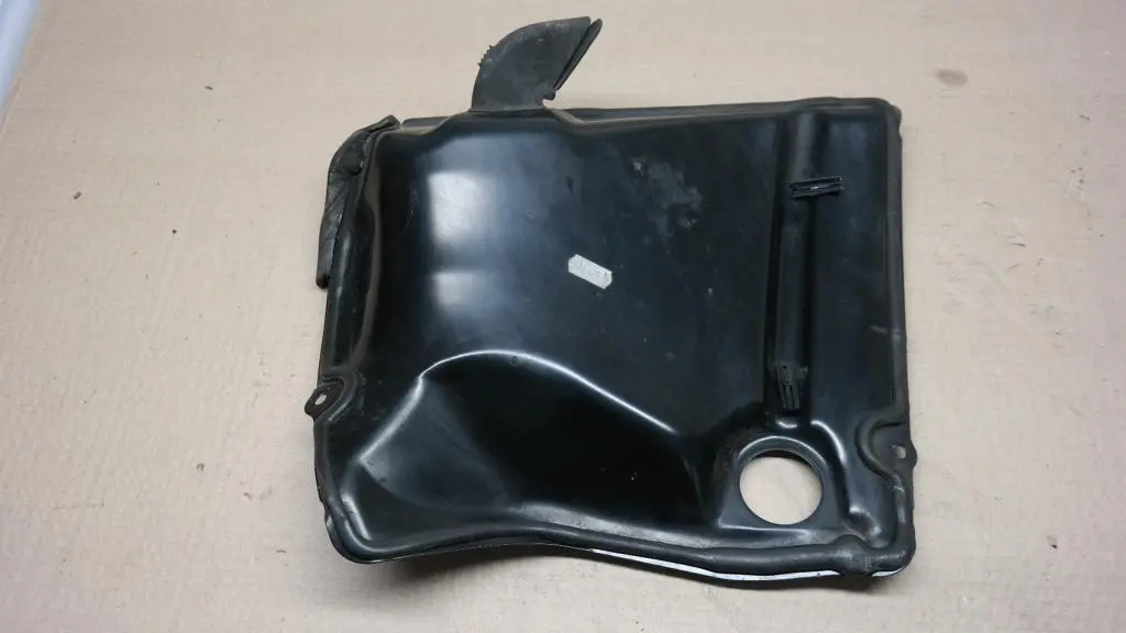 Trennwand Radhaus vorne rechts für BMW 5 6 er E60 E61 E63 E64 mit Teilenummer 7050672 BMW 5 6 er E60 E61 E63 E64 Trennwand Radhaus vorne rechts - SKU 7050672 - Teilenummer 7050672