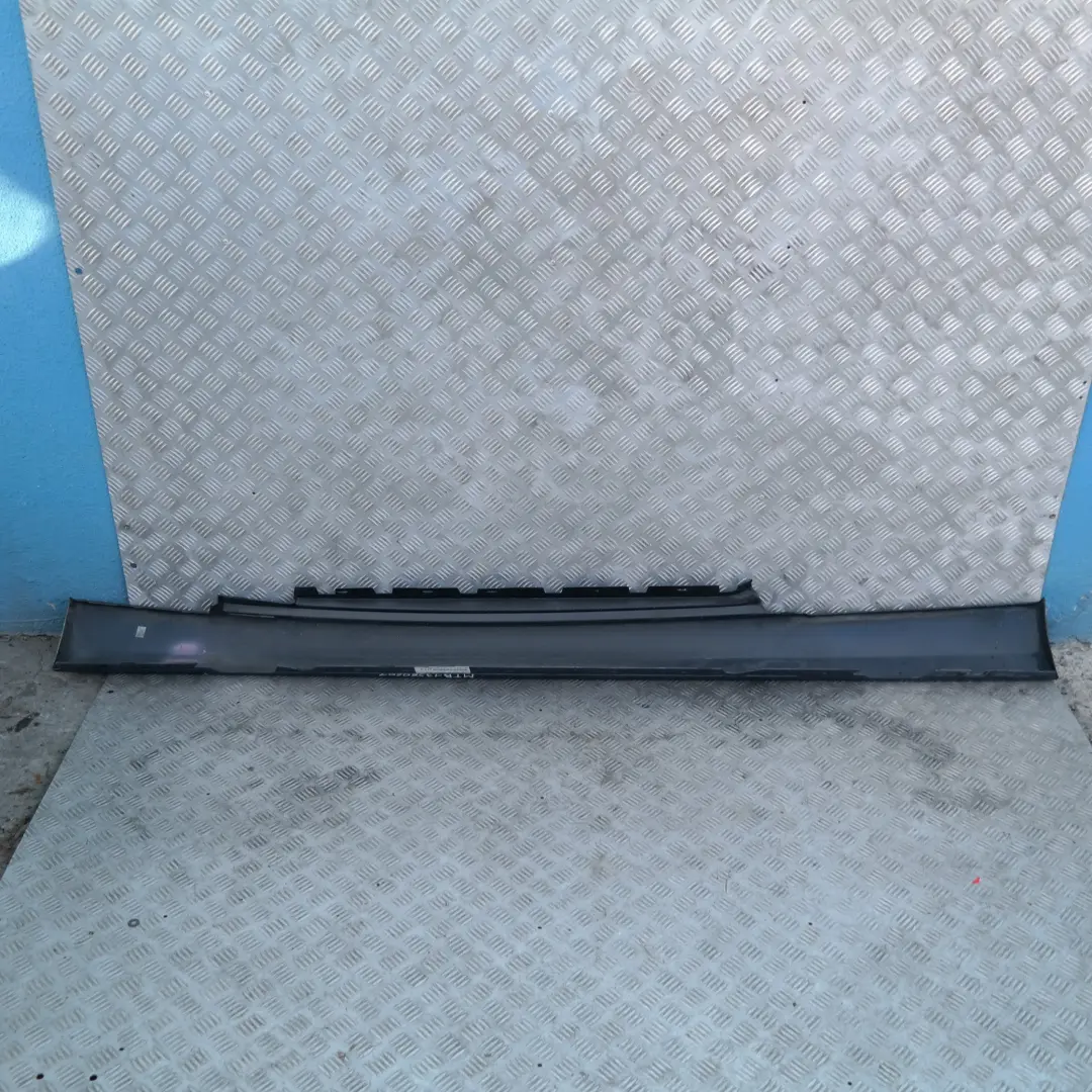 Schwellerleiste Blende Schweller rechts Montegoblau Blau für BMW 1 E81 E82 E88 mit Teilenummer 36142 BMW 1 E81 E82 E88 Schwellerleiste Blende Schweller rechts Montegoblau Blau - SKU 0036142-MTB1 - Teilenummer 36142