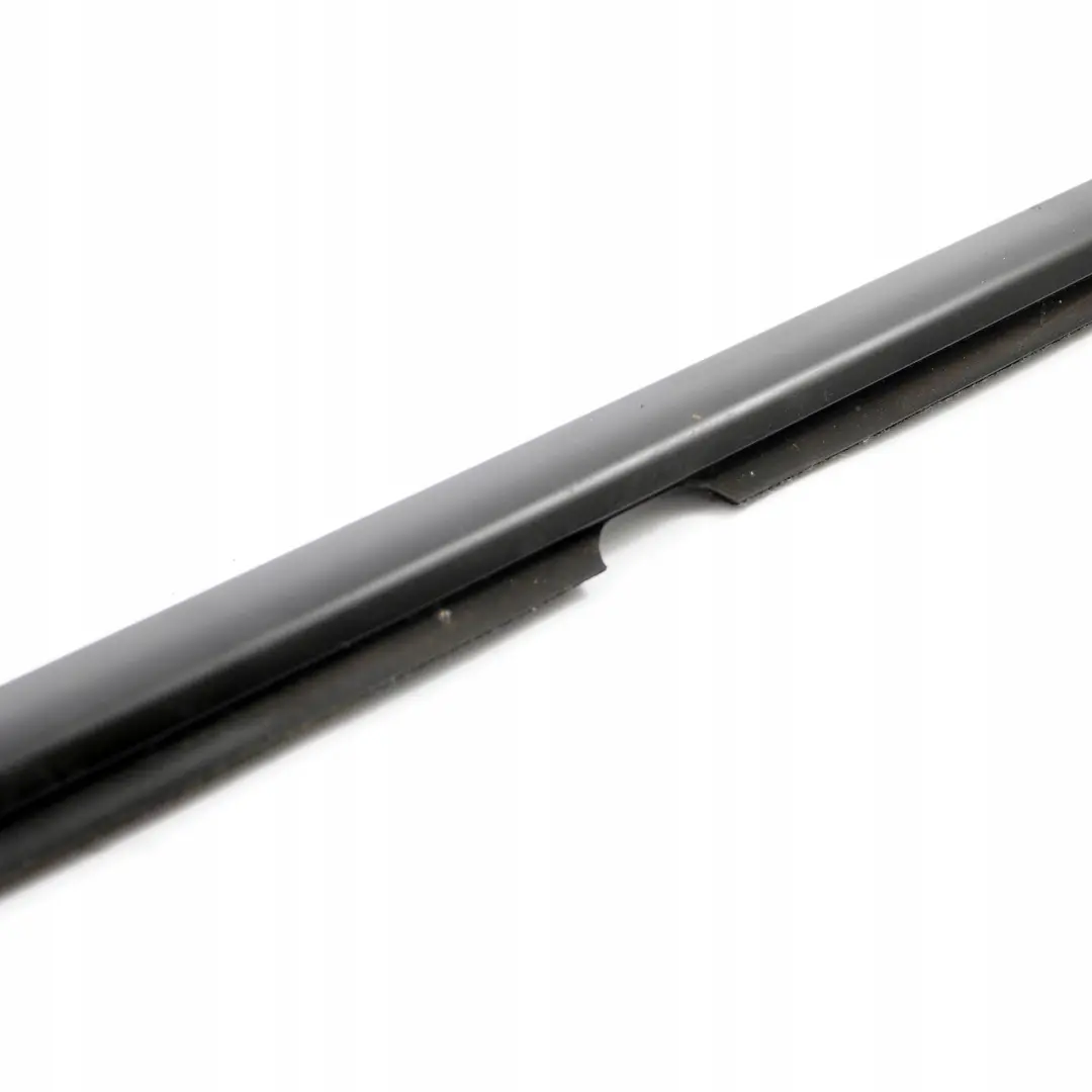 Mercedes W203 Modanatura striscia rivestimento esterna lunotto posteriore destro - SKU A2037350665 - Numero di parte A2037350665