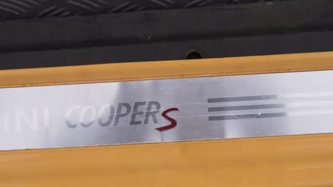  *BMW Mini Cooper S R56 R57 R58 Abdeckung Schweller Links Mellow Yellow - SKU 7147915-MY - Teilenummer 7147915