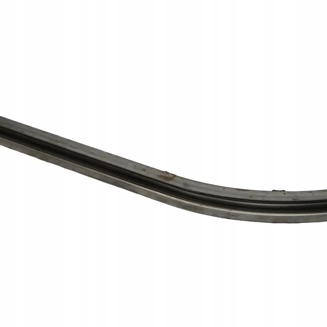 Porta scorrevole posteriore sinistra Guida inferiore A6397661237 per Mercedes W639 con numero di parte A6397600235 Mercedes W639 Porta scorrevole posteriore sinistra Guida inferiore A6397661237 - SKU A6397600235 - Numero di parte A6397600235