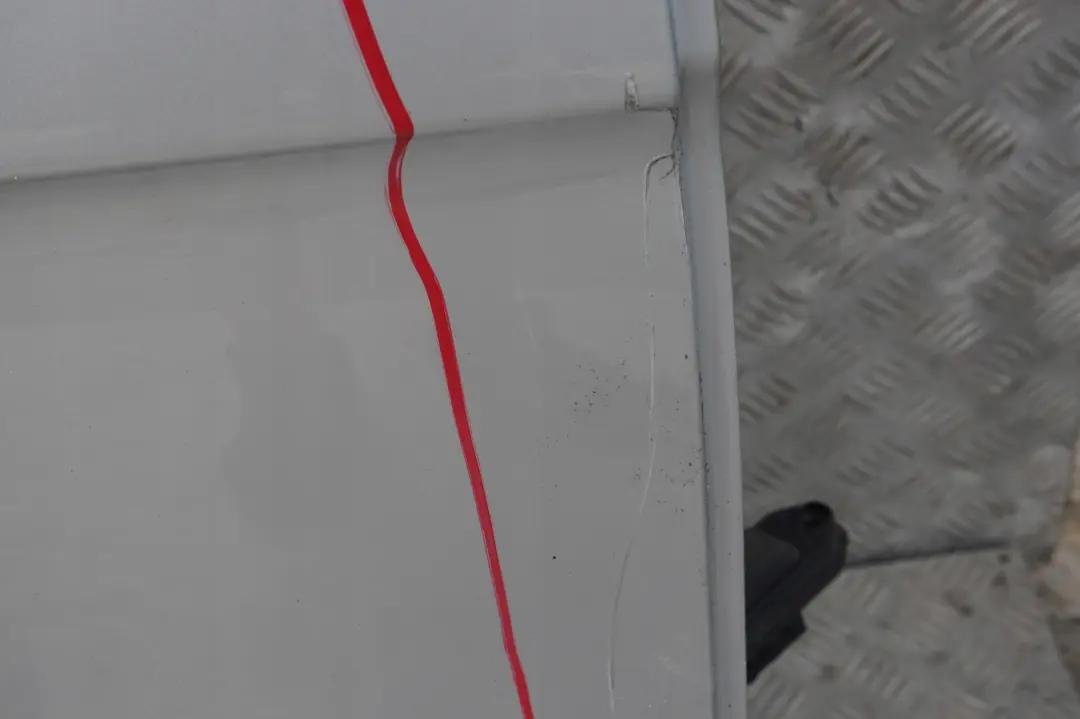 Door Front Right O/S Titansilber Titan Silver Metallic - 354 to BMW X5 SERIES 6 E53 with Part number 8256824 BMW X5 SERIES 6 E53 Door Front Right O/S Titansilber Titan Silver Metallic - 354 - SKU 8256824-TS6 - Part number 8256824