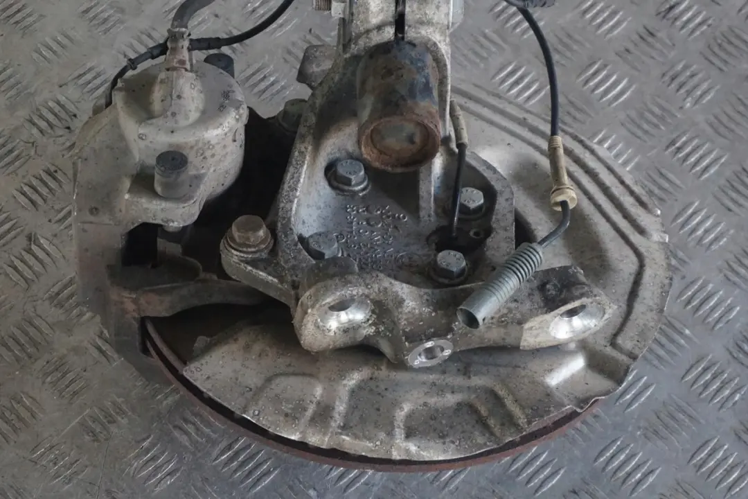 N53 Amortyzator zwrotnica lewy przód do BMW E93 325i o numerze 6785589 BMW E93 325i N53 Amortyzator zwrotnica lewy przód - SKU 6785589-3 - Numer Części 6785589