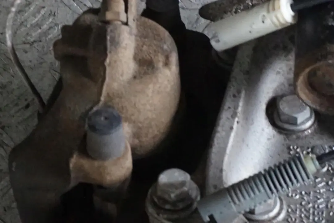BMW E91 318d N47N M Sport Delantero Izquierdo Muelle Strut Suspension Pierna - SKU 6786015-1 - Número de pieza 6786015