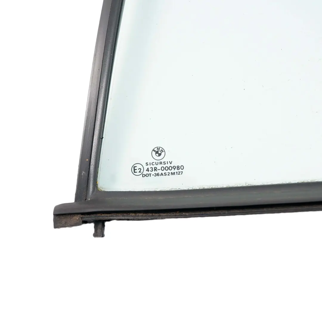 Trasero Izquierdo Lado Cuarto Ventana Vidrio Verde AS2 para BMW E36 Berlina con número de pieza 8122413 BMW E36 Berlina Trasero Izquierdo Lado Cuarto Ventana Vidrio Verde AS2 - SKU 8122413 - Número de pieza 8122413
