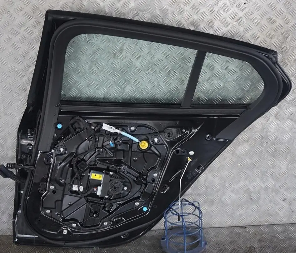 BMW 1 Reihe F40 Tür Vorne Rechts Schwarz 2 - 668 - SKU 8737064-SCH - Teilenummer 8737064