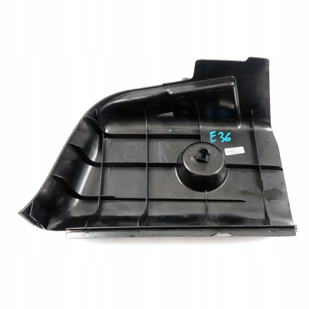 Rechts Heckleuchte Kofferaum Abdeckung Blende für BMW 3 E36 Limousine mit Teilenummer 8122478 BMW 3 E36 Limousine Rechts Heckleuchte Kofferaum Abdeckung Blende - SKU 8122478 - Teilenummer 8122478