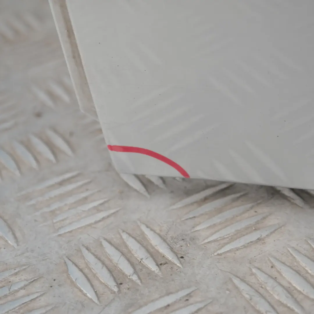 Lato Conducente Porta Posteriore Sinistra Argento-Titanio Titan per BMW X5 E53 con numero di parte 8256827 BMW X5 E53 Lato Conducente Porta Posteriore Sinistra Argento-Titanio Titan - SKU 8256827-TS - Numero di parte 8256827