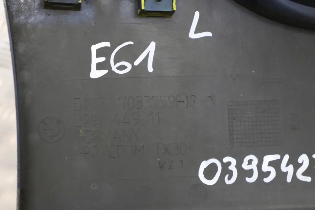Nakładka listwa próg lewy Mysticblau do BMW E61 o numerze 0395427 BMW E61 Nakładka listwa próg lewy Mysticblau - SKU 0395427-MYS - Numer Części 0395427