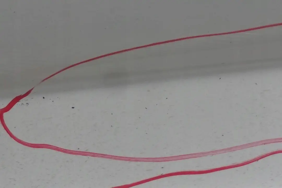 Sill Strip Faldon Lateral Izquierdo Alpinweiss Blanco 300 para BMW E93 M3 Convertible con número de pieza 0037011 BMW E93 M3 Convertible Sill Strip Faldon Lateral Izquierdo Alpinweiss Blanco 300 - SKU 0037011-AW - Número de pieza 0037011