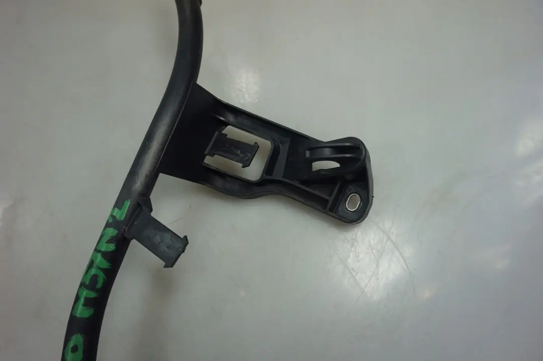 Manguera Adicional Bomba De Agua Valvula De Agua para BMW E60 E60N E61 E61N LCI E63 con número de pieza 64216923944 BMW E60 E60N E61 E61N LCI E63 Manguera Adicional Bomba De Agua Valvula De Agua - SKU 6923944 - Número de pieza 64216923944