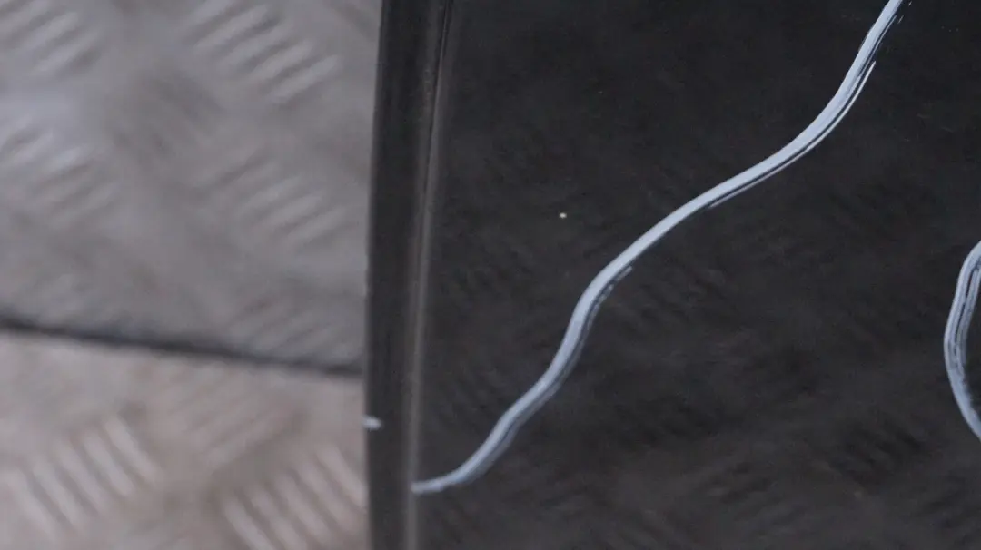 Cote Conducteur Porte Arriere Gauche Noir - 668 pour BMW X3 E83 LCI à propos du numéro de pièce 3449337 BMW X3 E83 LCI Cote Conducteur Porte Arriere Gauche Noir - 668 - SKU 3449337-BS1 - Numéro de pièce 3449337